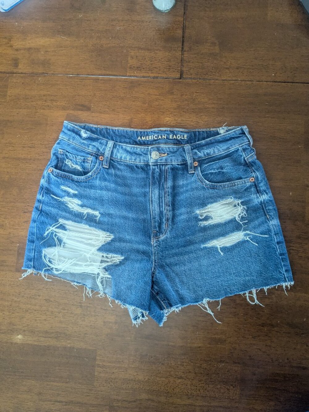 American Eagle Ripped Denim Jean Shorts Medium size 8